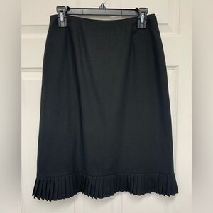 Ann Taylor black pleated hem skirt sz 6